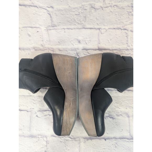 Coclico black modern platform wedge on wood heel sz 38/7-7.5 $350 - Picture 2 of 9